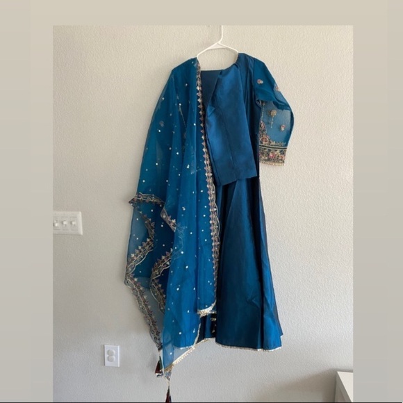 Pakistani Indian shalwar Kameez women - Picture 3 of 5